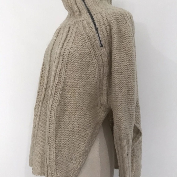 Free People Zip Split Pullover Sweater Size XS/S. Excellent preowned condition - Picture 2 of 8